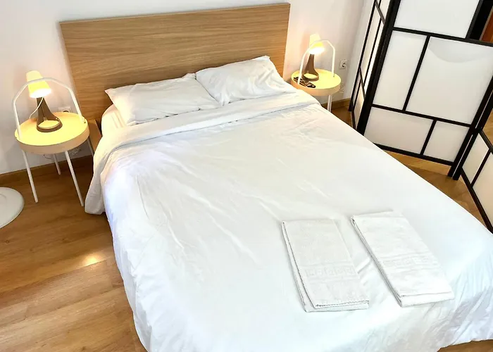 2 Bedroom - Bairro Alto Apartment