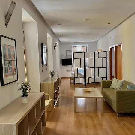 2 Bedroom - Bairro Alto شقة