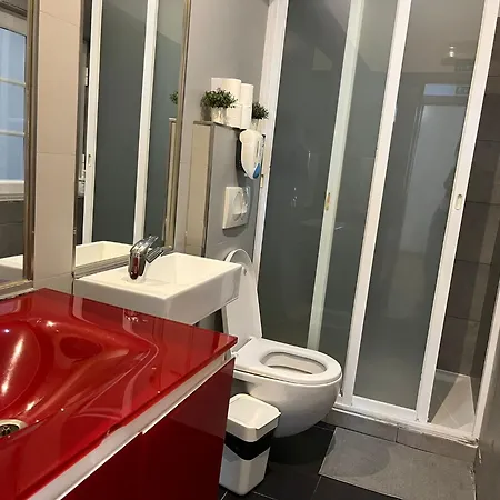 2 Bedroom - Bairro Alto شقة