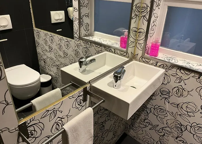 Apartment 2 Bedroom - Bairro Alto